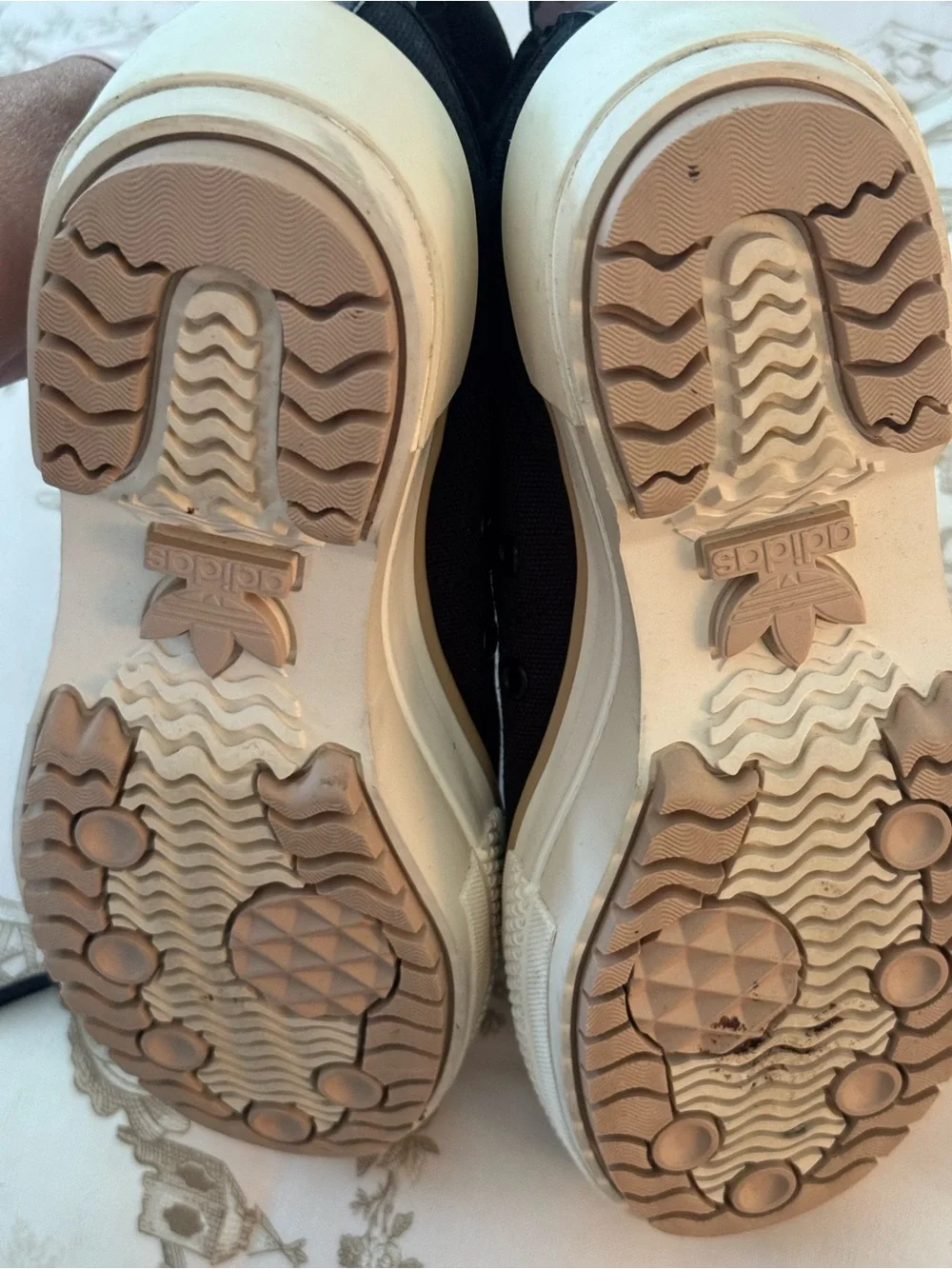 Adidas 6.5 Nizza Trek Black Magic Beige Trek Athletic Shoe Sneaker Y2K Festival